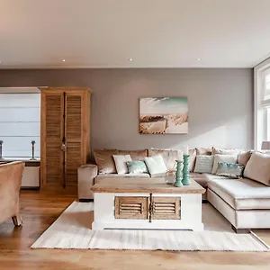 guesthouse-at-the-beach.zandvoort-hotels.com/